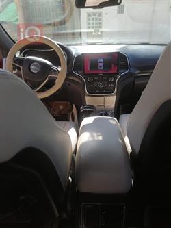 جیپ گراند شیرۆکی